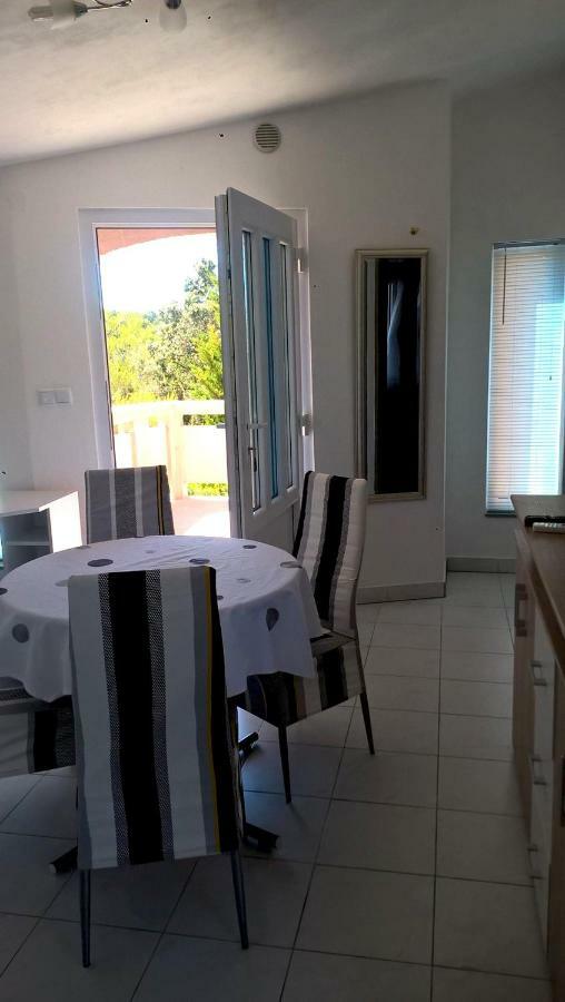 Apartment Kamelia วีร์ ภายนอก รูปภาพ