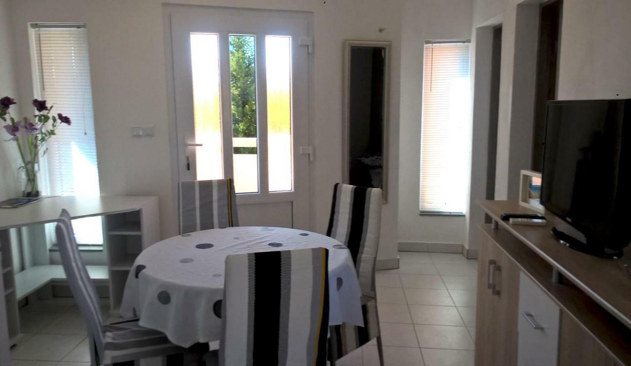 Apartment Kamelia วีร์ ภายนอก รูปภาพ