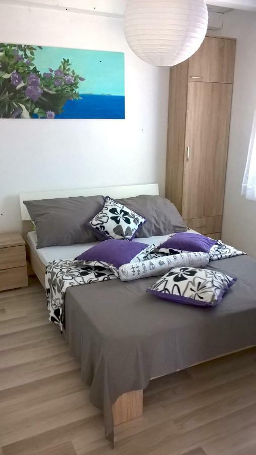 Apartment Kamelia วีร์ ภายนอก รูปภาพ